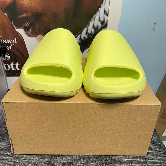 Adidas Yeezy Slide Glow Green - Picture 2 of 9
